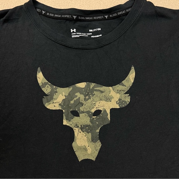 Under Armour Project Rock Shirt Womens Small Black Camo Bull Logo Short Sleeve - Picture 5 of 7